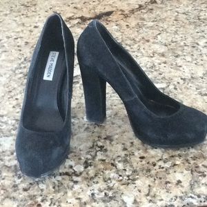 *SOLD* Steve Madden black suede Sarrina pumps 8.5